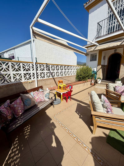 Image No.25-3 Bed Townhouse for sale