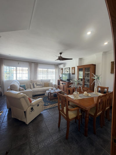 Image No.4-3 Bed Townhouse for sale