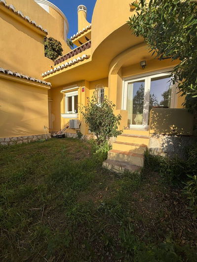 Image No.20-3 Bed Townhouse for sale