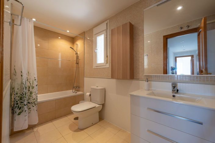 Image No.13-3 Bed Semi-Detached for sale