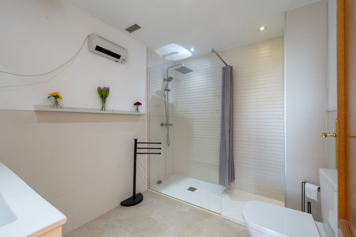 Image No.18-3 Bed Semi-Detached for sale