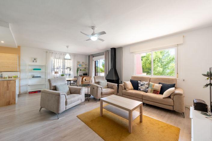 Image No.2-3 Bed Semi-Detached for sale