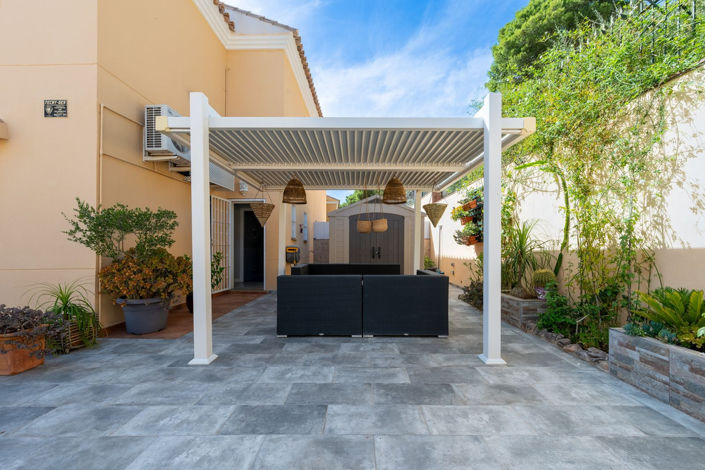 Image No.24-3 Bed Semi-Detached for sale