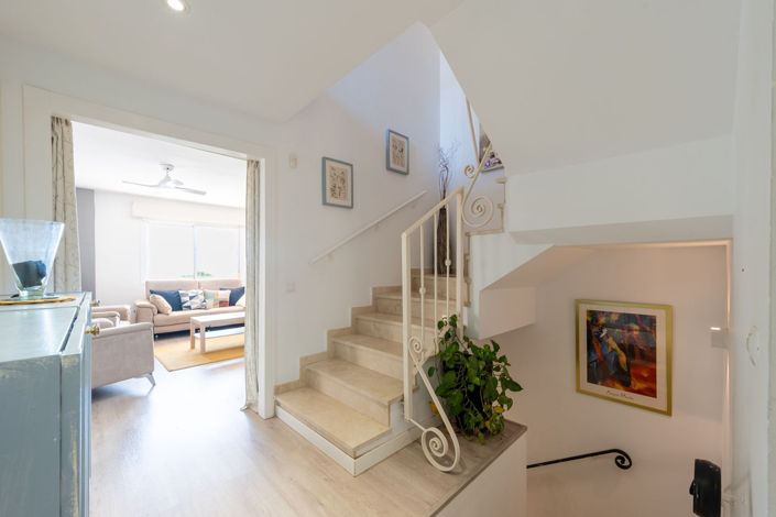 Image No.9-3 Bed Semi-Detached for sale