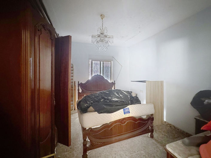 Image No.21-5 Bed Townhouse for sale
