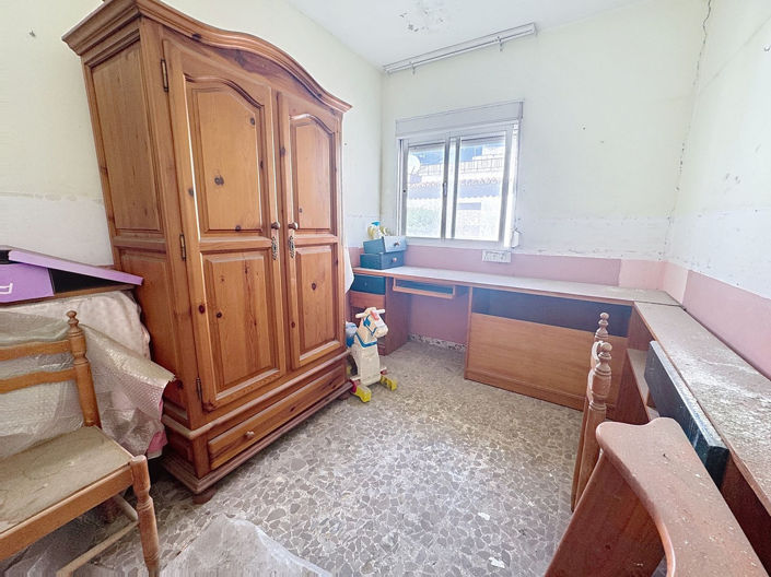 Image No.25-5 Bed Townhouse for sale