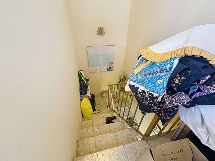 Image No.28-5 Bed Townhouse for sale