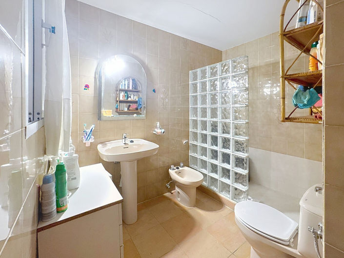 Image No.7-5 Bed Townhouse for sale