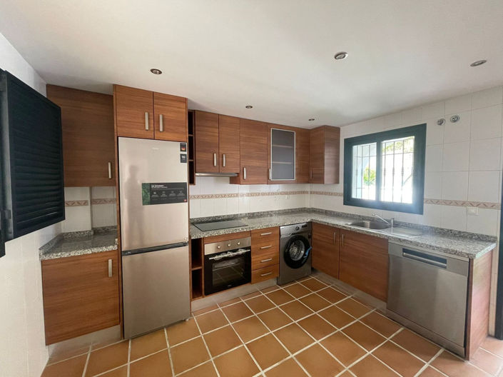 Image No.15-3 Bed Semi-Detached for sale