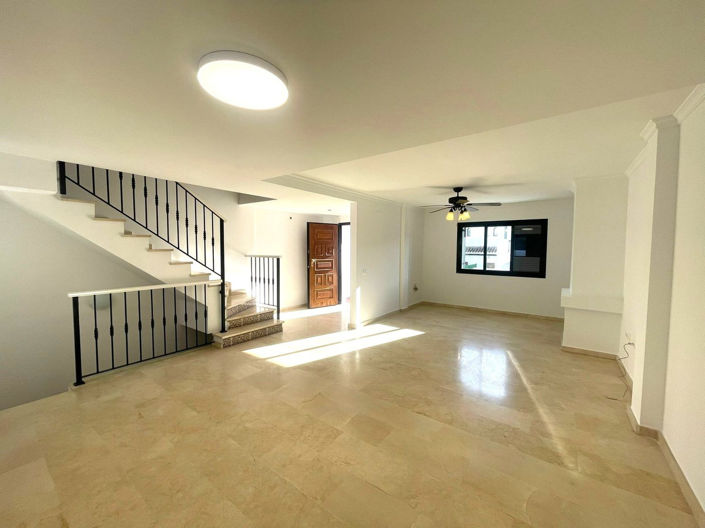 Image No.2-3 Bed Semi-Detached for sale