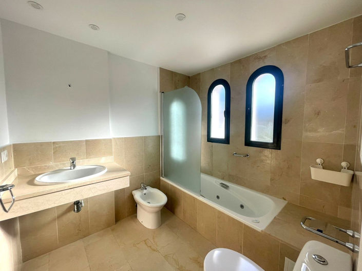 Image No.32-3 Bed Semi-Detached for sale