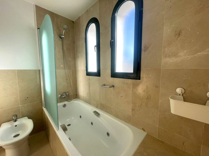 Image No.33-3 Bed Semi-Detached for sale