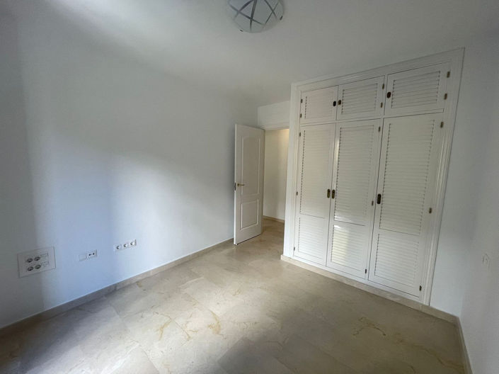 Image No.36-3 Bed Semi-Detached for sale