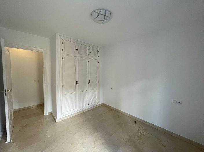 Image No.37-3 Bed Semi-Detached for sale