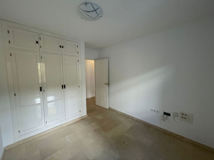 Image No.41-3 Bed Semi-Detached for sale