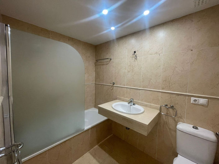 Image No.45-3 Bed Semi-Detached for sale