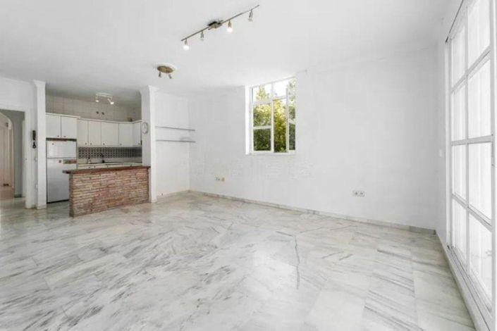 Image No.8-3 Bed Apartment for sale