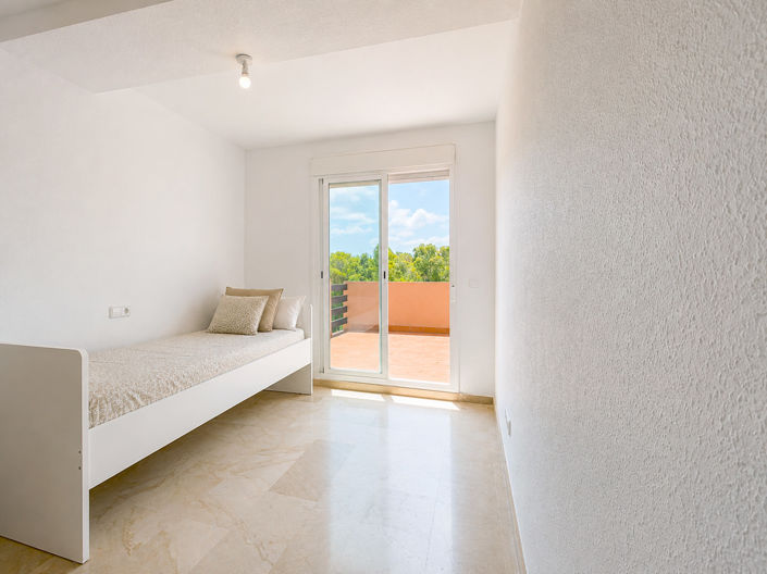 Image No.11-3 Bed Apartment for sale