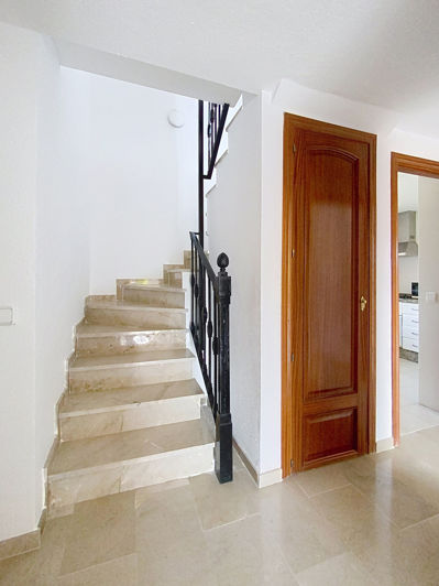Image No.18-3 Bed Apartment for sale