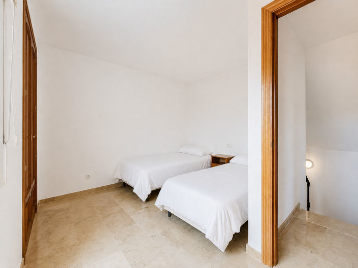 Image No.27-3 Bed Apartment for sale