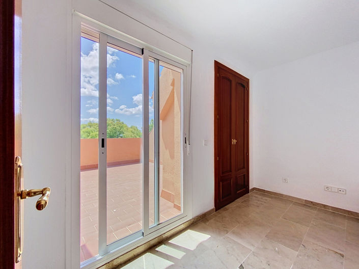 Image No.29-3 Bed Apartment for sale