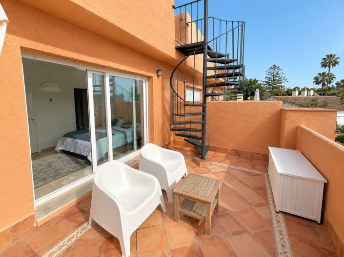 Image No.27-5 Bed Townhouse for sale