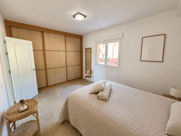 Image No.7-5 Bed Townhouse for sale