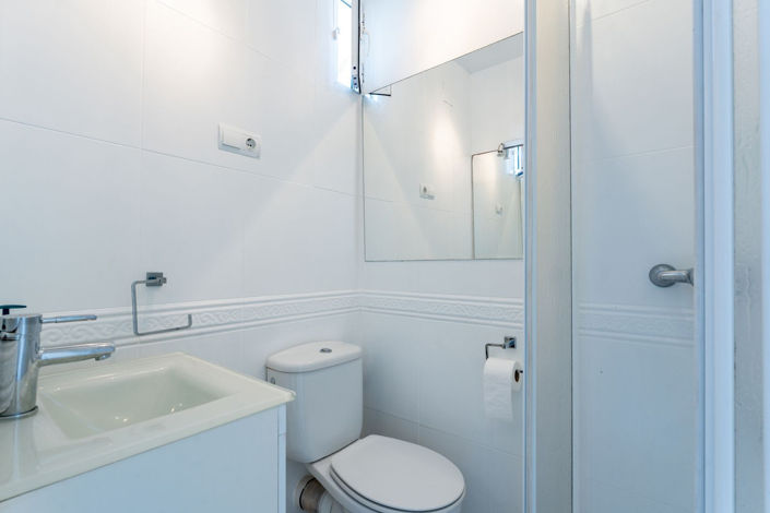 Image No.32-2 Bed Townhouse for sale