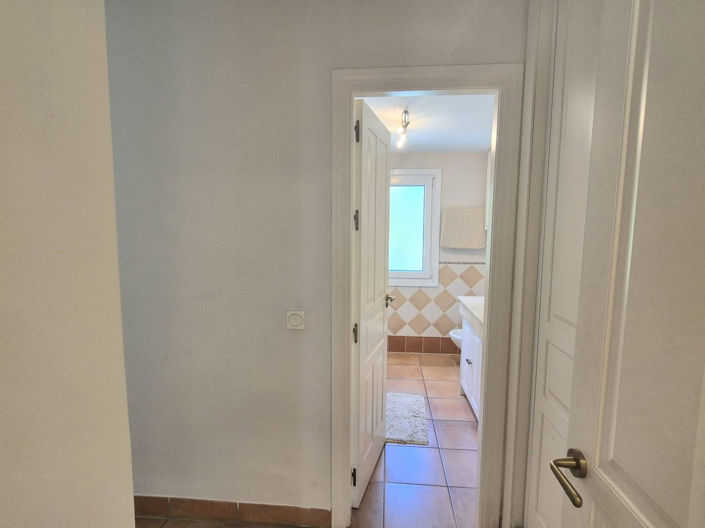 Image No.26-3 Bed Townhouse for sale