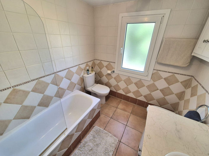 Image No.29-3 Bed Townhouse for sale