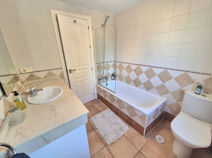 Image No.30-3 Bed Townhouse for sale