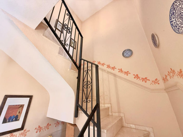 Image No.17-4 Bed Semi-Detached for sale