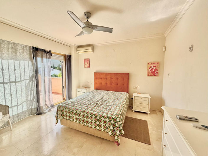 Image No.18-4 Bed Semi-Detached for sale