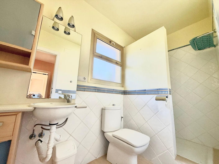 Image No.25-4 Bed Semi-Detached for sale