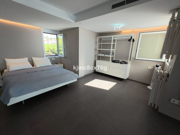 Image No.10-1 Bed Apartment for sale