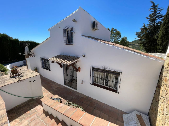 Image No.3-Villa de 3 chambres à vendre à Estepona