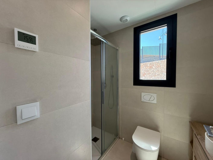 Image No.20-3 Bed Apartment for sale