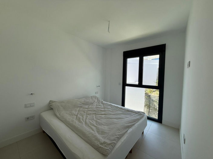 Image No.22-3 Bed Apartment for sale