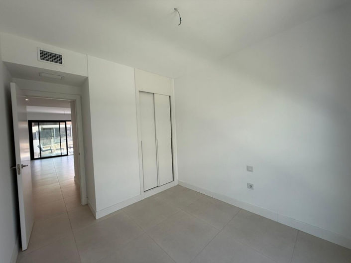Image No.25-3 Bed Apartment for sale