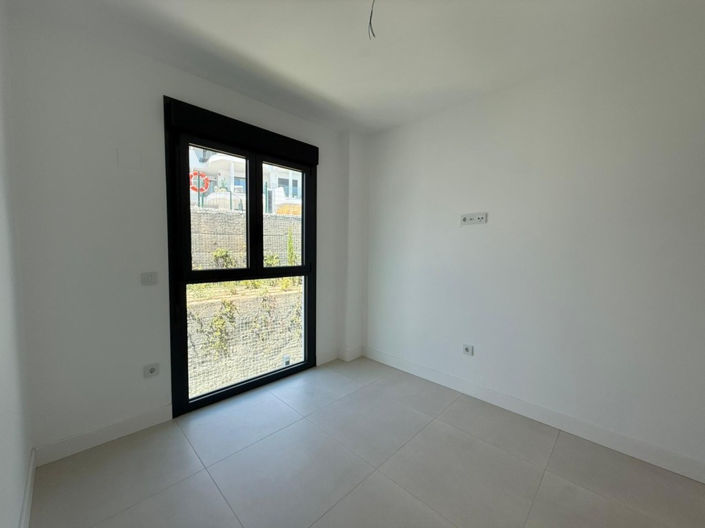 Image No.26-3 Bed Apartment for sale