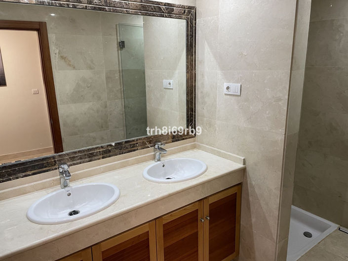 Image No.19-Jumelé de 3 chambres à vendre à Estepona