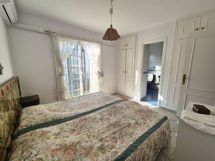 Image No.18-5 Bed Townhouse for sale
