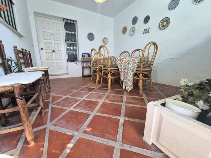 Image No.2-5 Bed Townhouse for sale