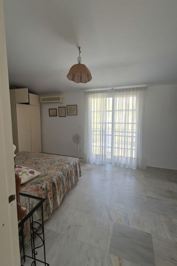 Image No.32-5 Bed Townhouse for sale