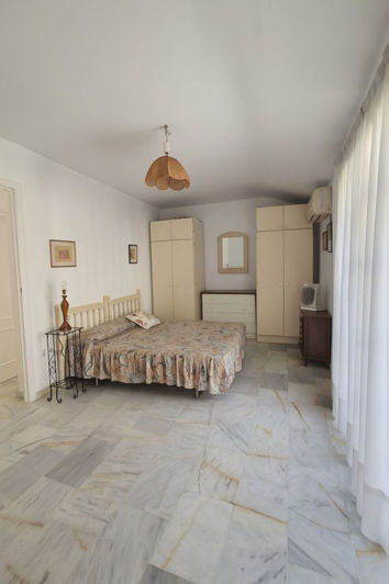 Image No.34-5 Bed Townhouse for sale