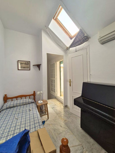 Image No.40-5 Bed Townhouse for sale