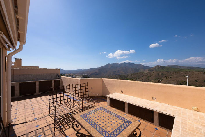 Image No.17-3 Bed Apartment for sale