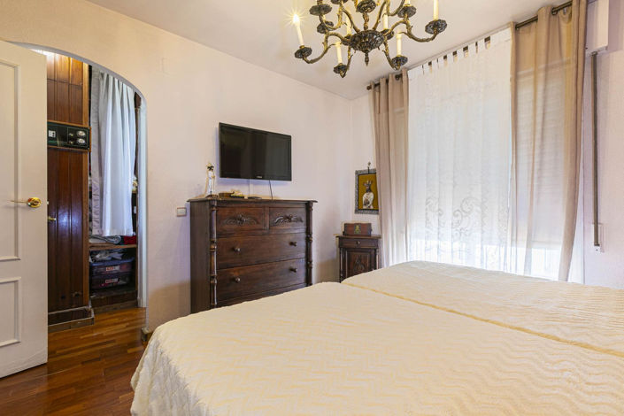 Image No.13-4 Bed Townhouse for sale