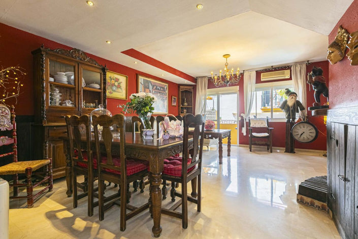 Image No.19-4 Bed Townhouse for sale