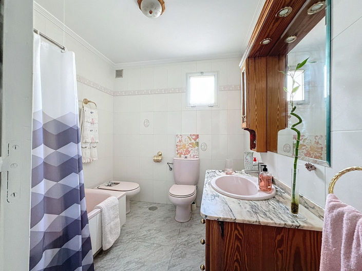Image No.18-5 Bed Semi-Detached for sale